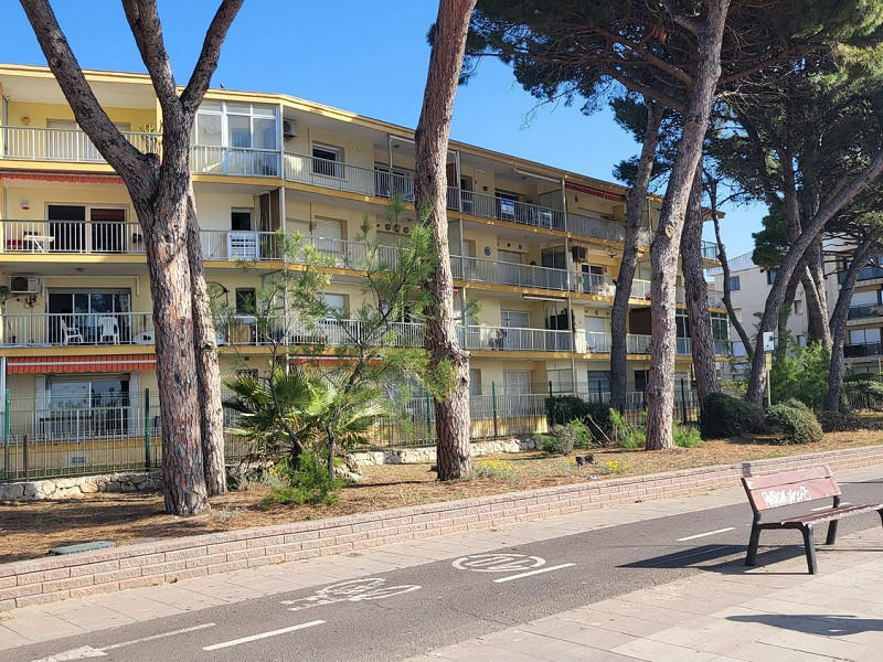 Seafront apartment with communal garden in Cambrils, Costa Dorada. Photo:  36