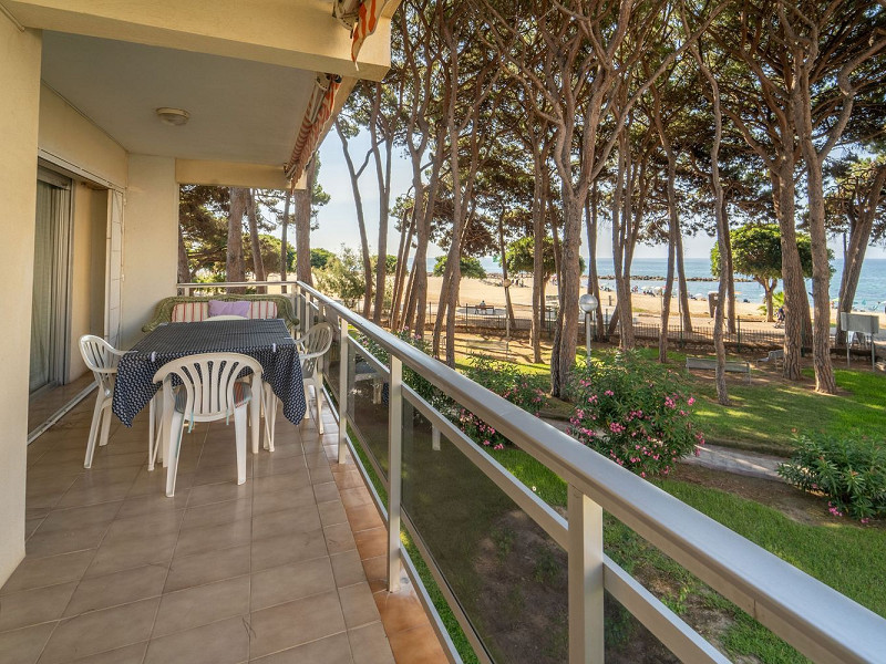 Апартаменты на первой линии моря с туристической лицензией в Камбрильсе, Коста-Дорада. Фото:  12