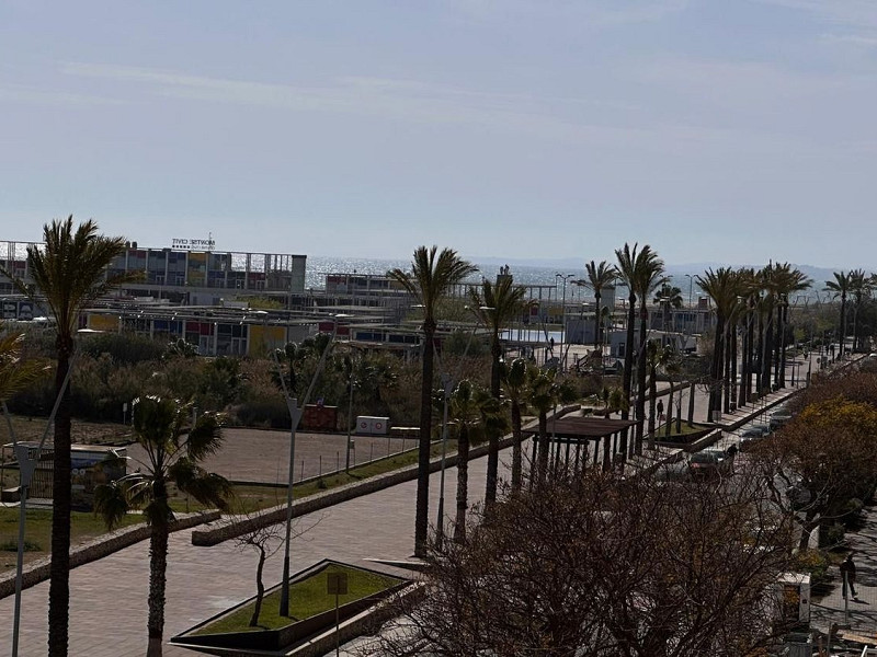 Квартира на первой линии моря с фронтальным видом в Segur de Calafell. Фото:  2