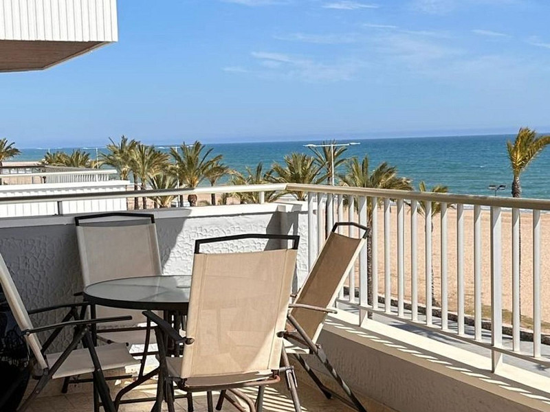 Квартира на первой линии моря с фронтальным видом в Segur de Calafell. Фото:  7