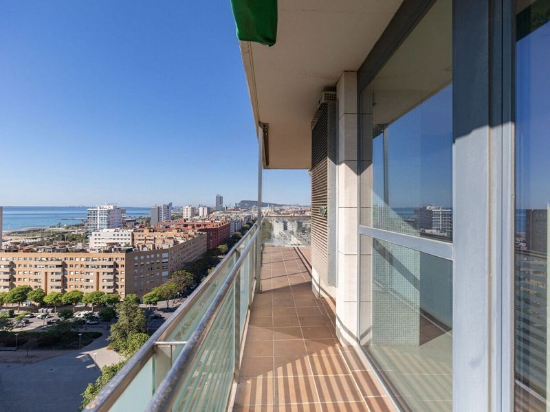 Эксклюзивная квартира с панорамным видом на море в Diagonal Mar, Барселона. Фото:  44