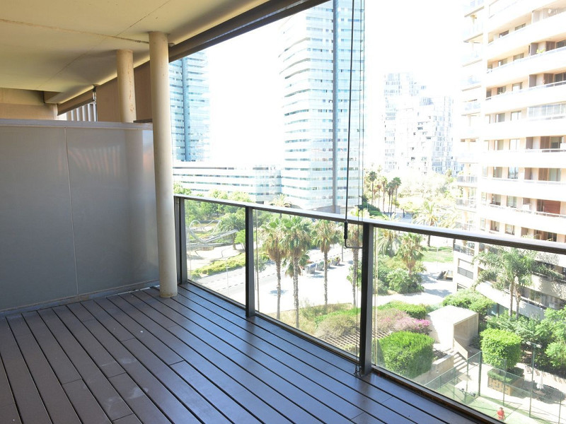 Просторная квартира с бассейном, падел-кортами и гаражом в районе Диагональ Мар. Фото:  2