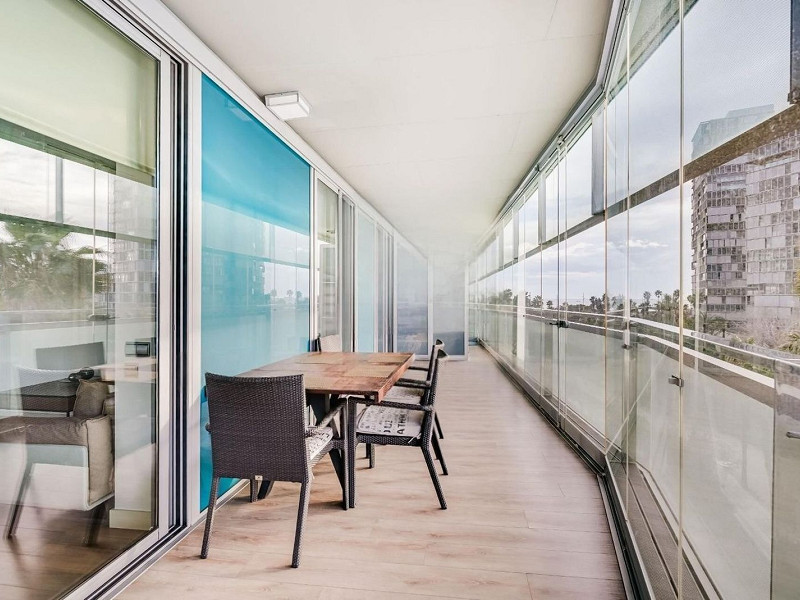 Exclusive apartment with large terrace by the sea in Diagonal Mar, Barcelona. Photo:  8