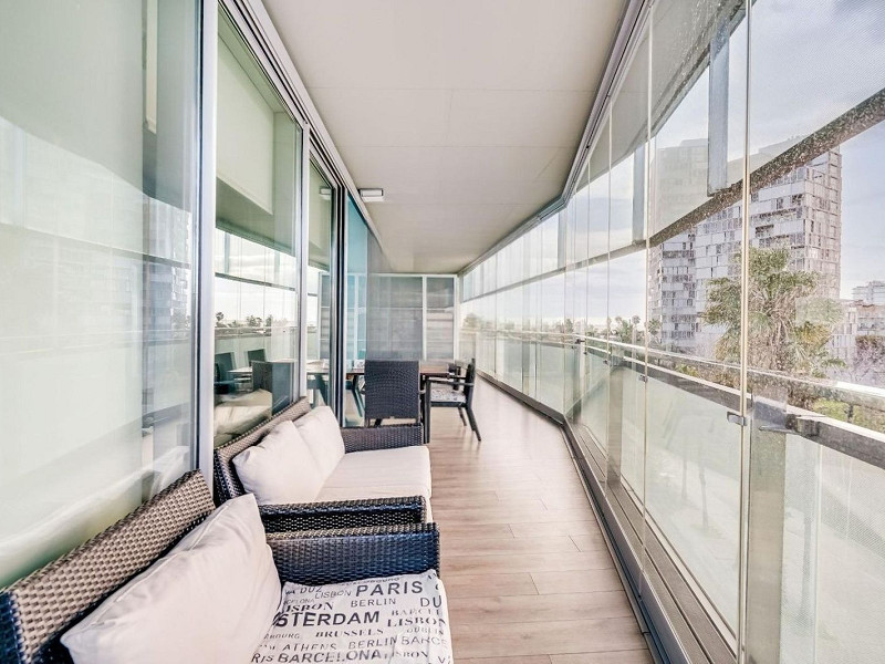 Exclusive apartment with large terrace by the sea in Diagonal Mar, Barcelona. Photo:  9