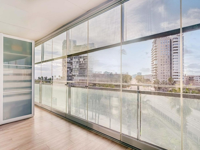 Exclusive apartment with large terrace by the sea in Diagonal Mar, Barcelona. Photo:  12