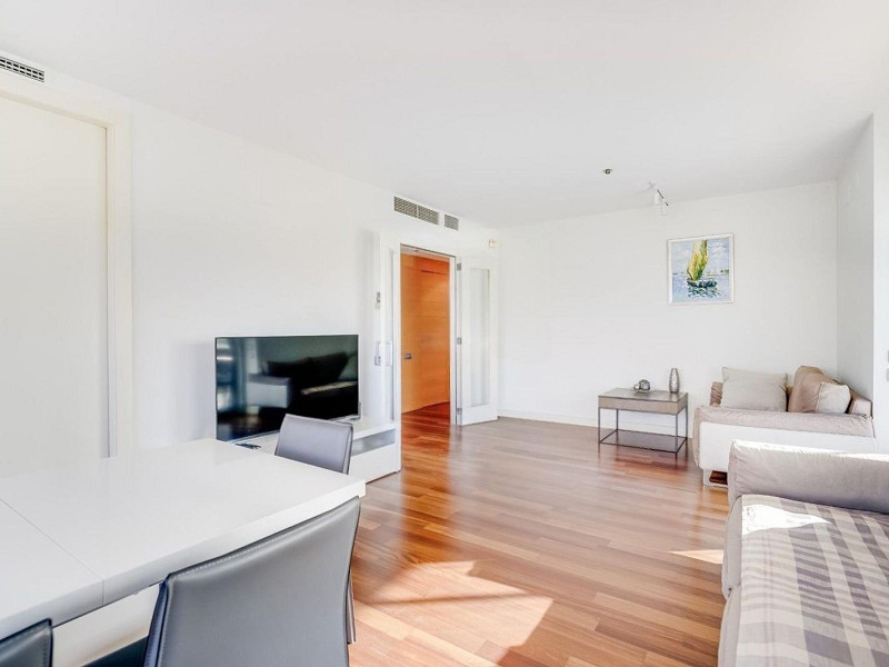 Exclusive apartment with large terrace by the sea in Diagonal Mar, Barcelona. Photo:  19