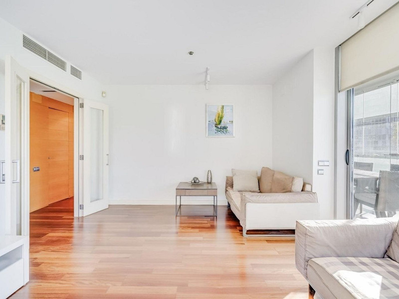 Exclusive apartment with large terrace by the sea in Diagonal Mar, Barcelona. Photo:  21
