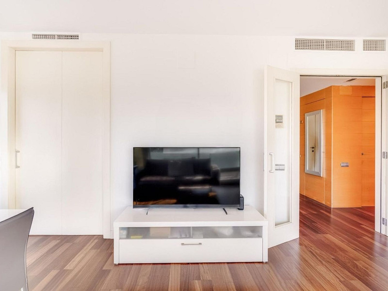 Exclusive apartment with large terrace by the sea in Diagonal Mar, Barcelona. Photo:  26