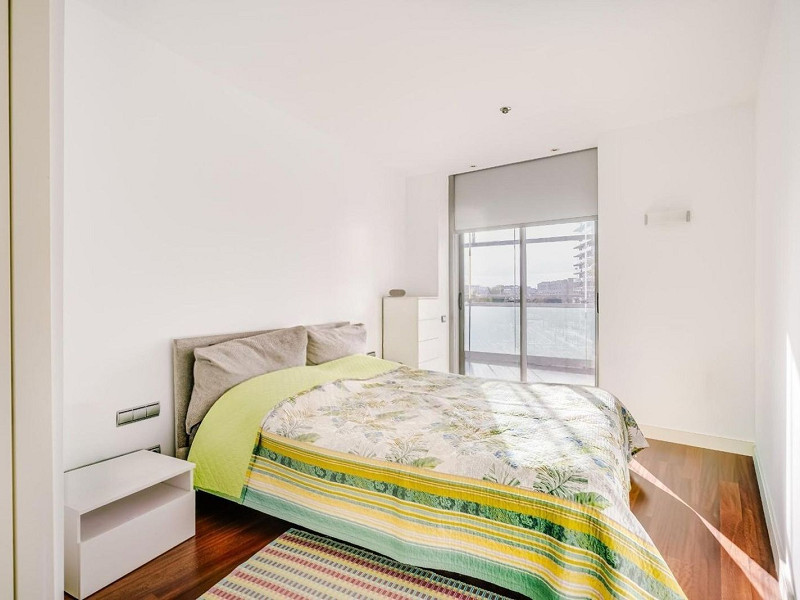 Exclusive apartment with large terrace by the sea in Diagonal Mar, Barcelona. Photo:  30
