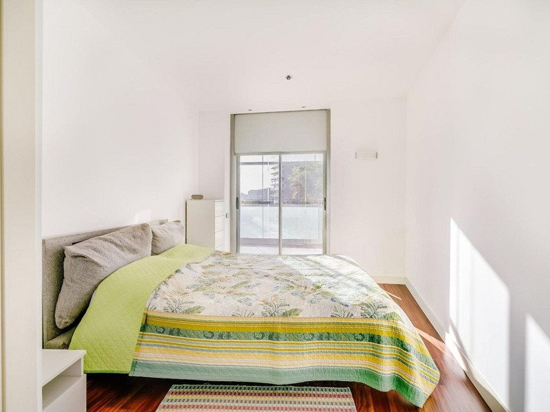 Exclusive apartment with large terrace by the sea in Diagonal Mar, Barcelona. Photo:  31