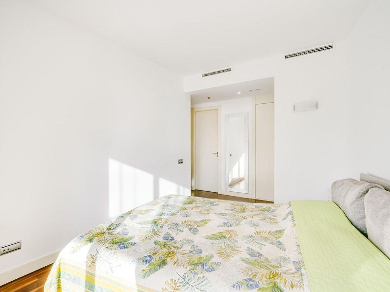 Exclusive apartment with large terrace by the sea in Diagonal Mar, Barcelona. Photo:  33