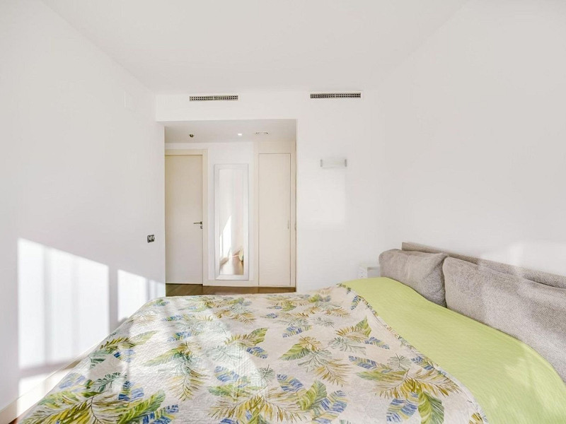 Exclusive apartment with large terrace by the sea in Diagonal Mar, Barcelona. Photo:  34