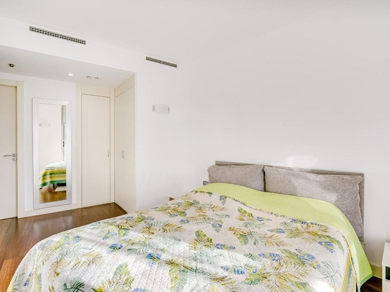 Exclusive apartment with large terrace by the sea in Diagonal Mar, Barcelona. Photo:  35