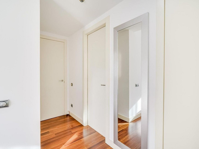 Exclusive apartment with large terrace by the sea in Diagonal Mar, Barcelona. Photo:  37