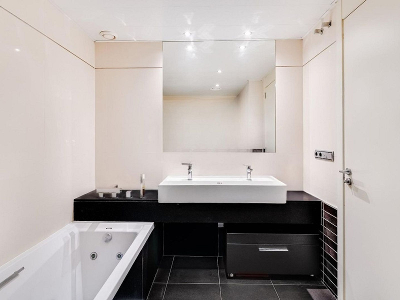 Exclusive apartment with large terrace by the sea in Diagonal Mar, Barcelona. Photo:  39