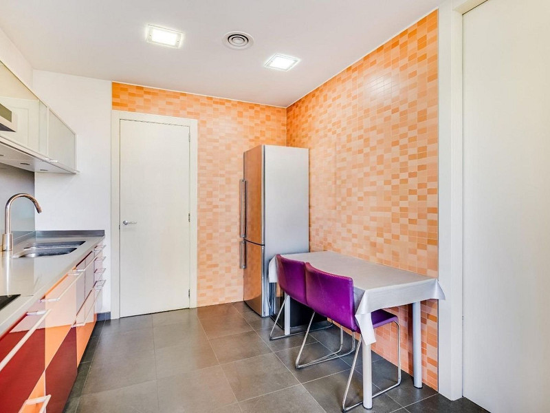 Exclusive apartment with large terrace by the sea in Diagonal Mar, Barcelona. Photo:  44