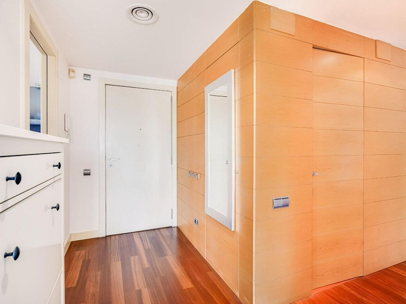 Exclusive apartment with large terrace by the sea in Diagonal Mar, Barcelona. Photo:  67