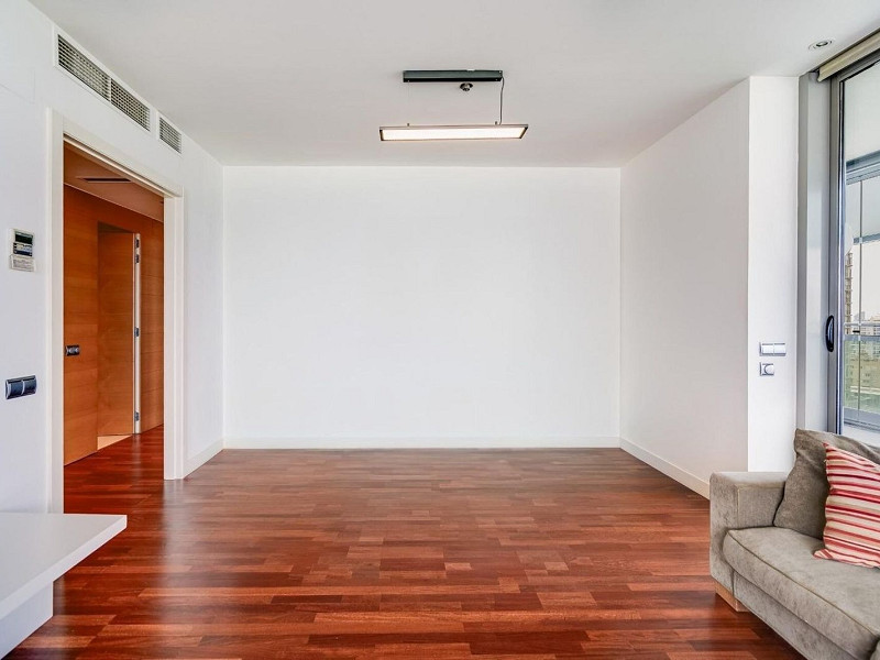 Exclusive bright apartment near the sea in Diagonal Mar, Barcelona. Photo:  21