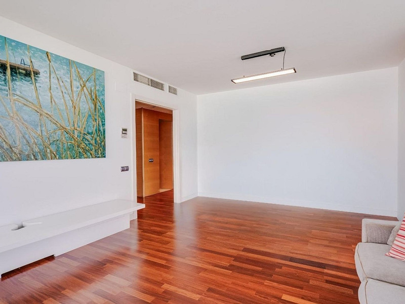 Exclusive bright apartment near the sea in Diagonal Mar, Barcelona. Photo:  22