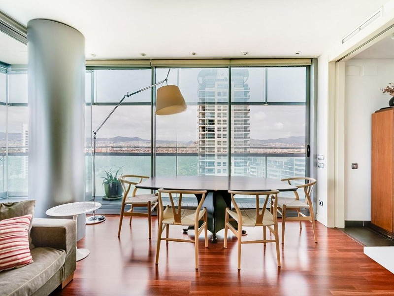 Exclusive bright apartment near the sea in Diagonal Mar, Barcelona. Photo:  24