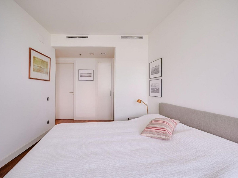 Exclusive bright apartment near the sea in Diagonal Mar, Barcelona. Photo:  26