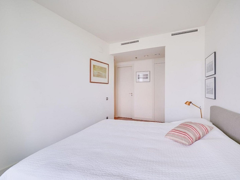 Exclusive bright apartment near the sea in Diagonal Mar, Barcelona. Photo:  27