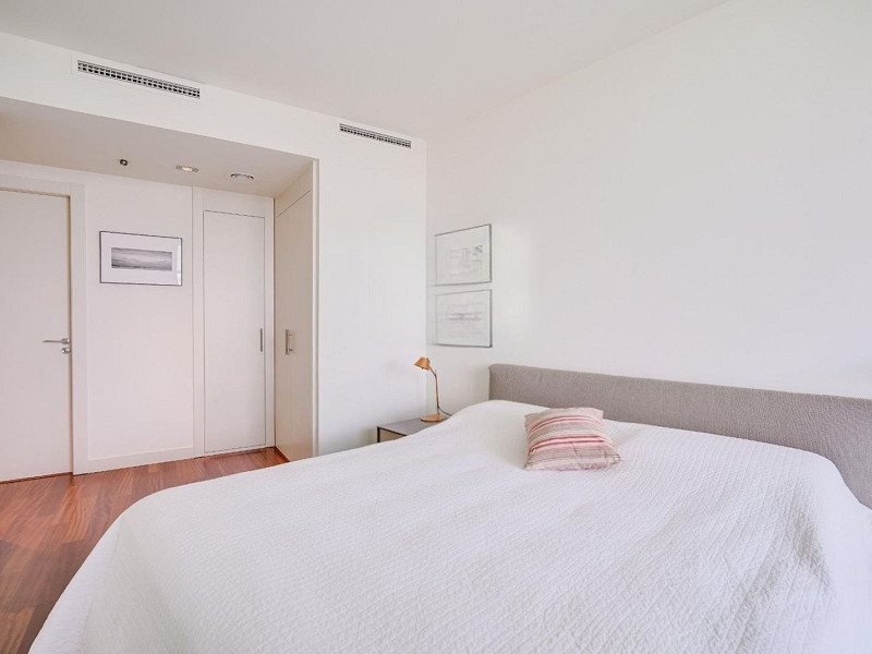 Exclusive bright apartment near the sea in Diagonal Mar, Barcelona. Photo:  29