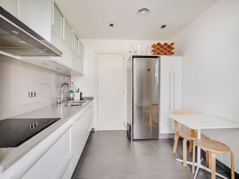 Exclusive bright apartment near the sea in Diagonal Mar, Barcelona. Photo:  38