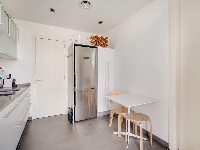 Exclusive bright apartment near the sea in Diagonal Mar, Barcelona. Photo:  39