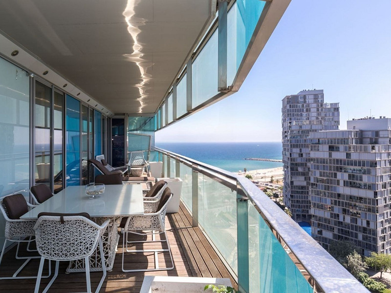 Exclusive frontline sea-view apartment in Diagonal Mar, Barcelona