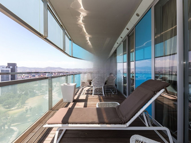Exclusive frontline sea-view apartment in Diagonal Mar, Barcelona. Photo:  5