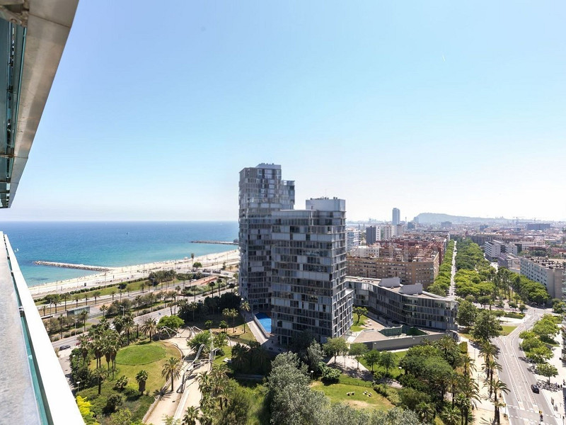 Exclusive frontline sea-view apartment in Diagonal Mar, Barcelona. Photo:  12