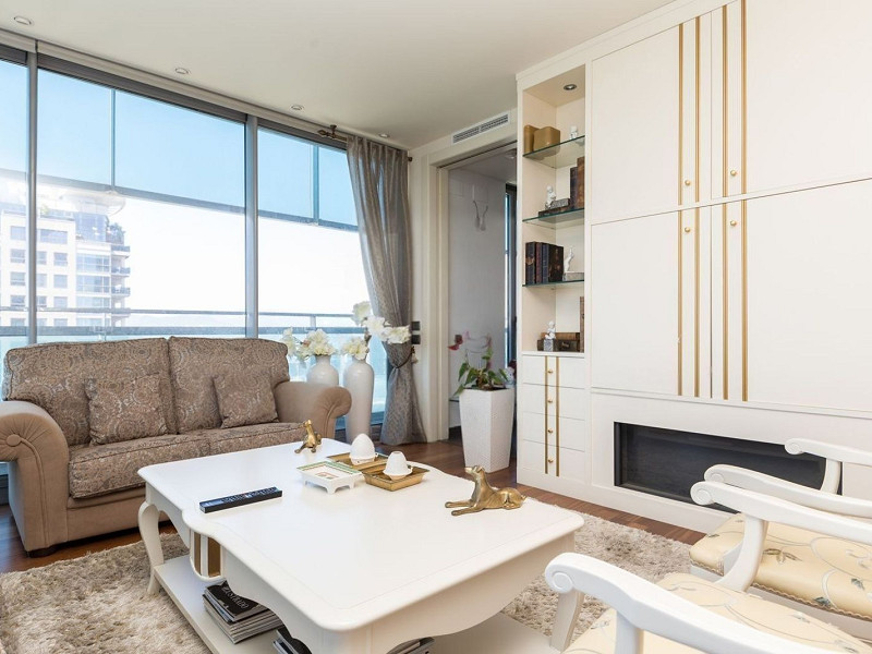 Exclusive frontline sea-view apartment in Diagonal Mar, Barcelona. Photo:  13