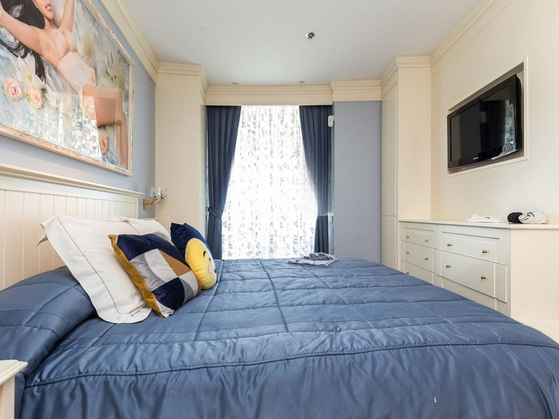 Exclusive frontline sea-view apartment in Diagonal Mar, Barcelona. Photo:  18