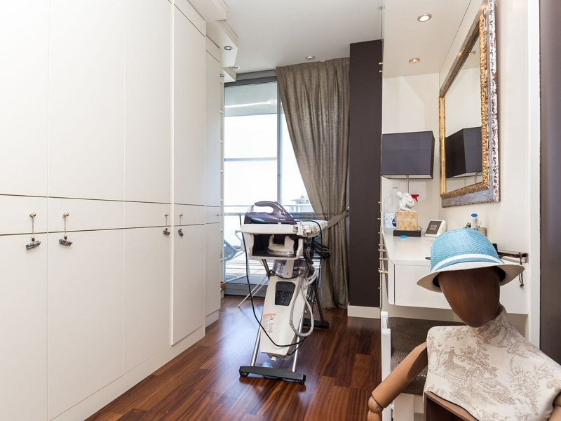 Exclusive frontline sea-view apartment in Diagonal Mar, Barcelona. Photo:  28