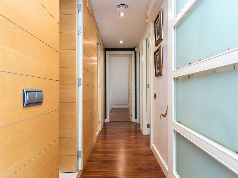 Exclusive frontline sea-view apartment in Diagonal Mar, Barcelona. Photo:  31