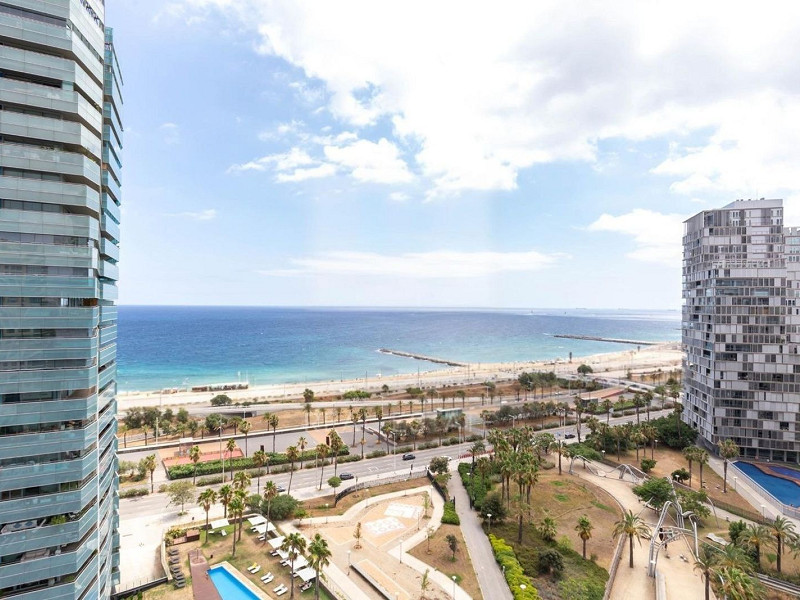Elegant sea-view apartment in Diagonal Mar, Barcelona. Photo:  2