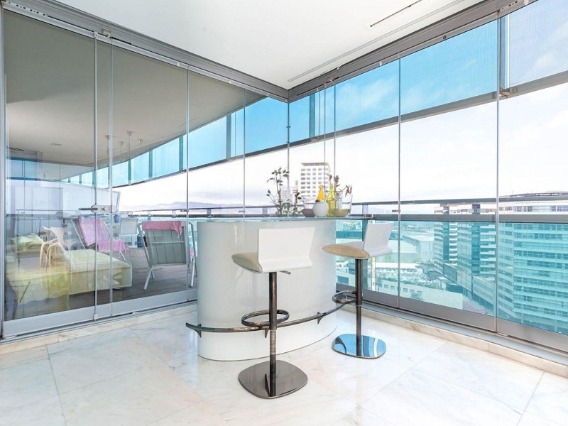 Elegant sea-view apartment in Diagonal Mar, Barcelona. Photo:  3
