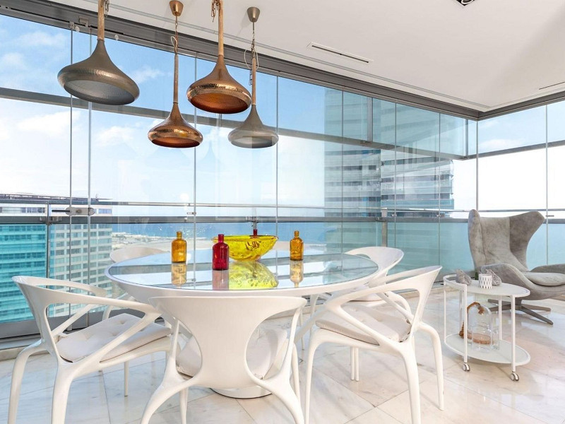 Elegant sea-view apartment in Diagonal Mar, Barcelona. Photo:  5