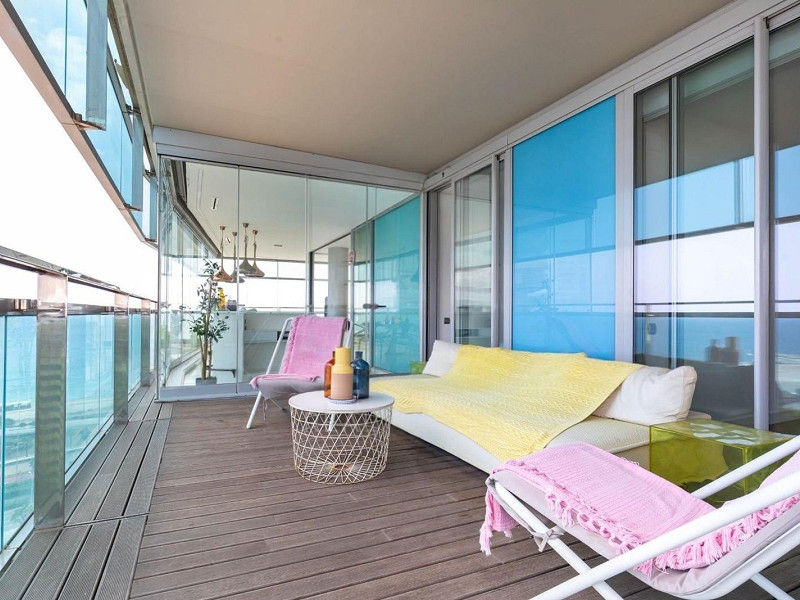 Elegant sea-view apartment in Diagonal Mar, Barcelona. Photo:  11