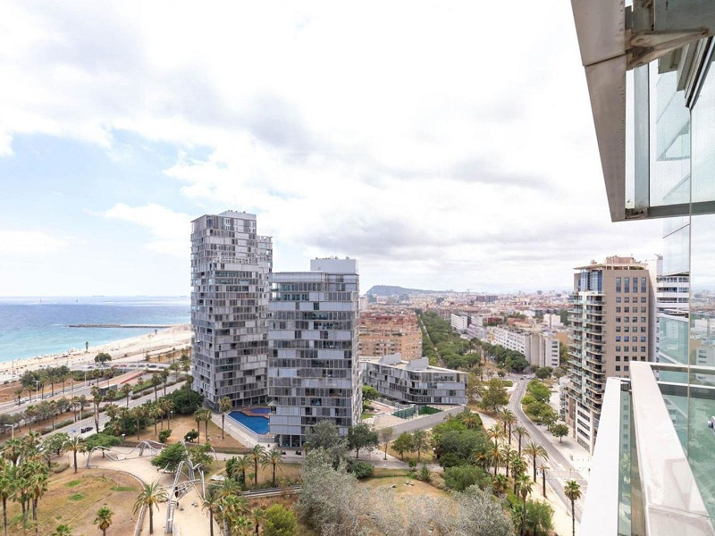 Elegant sea-view apartment in Diagonal Mar, Barcelona. Photo:  13