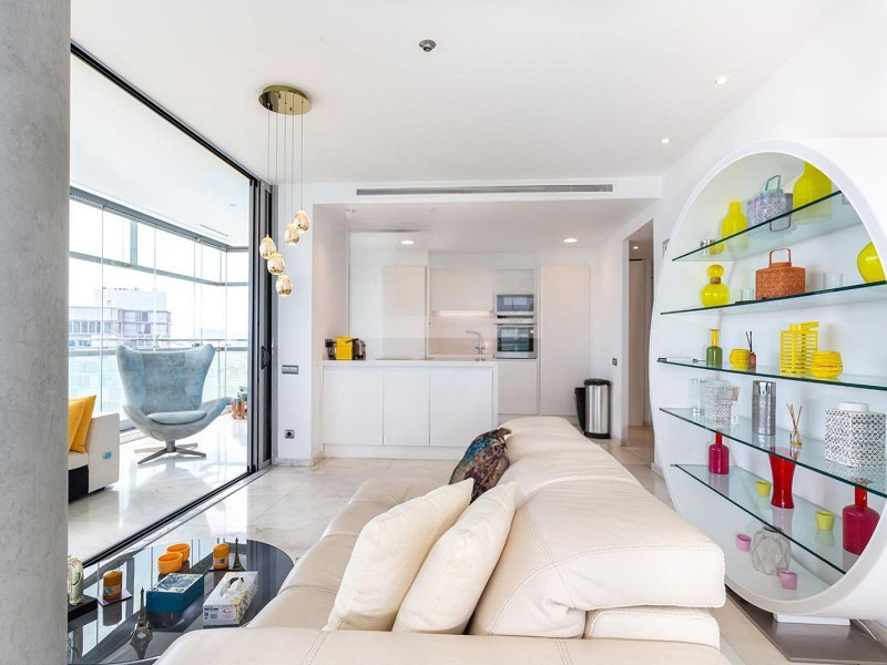 Elegant sea-view apartment in Diagonal Mar, Barcelona. Photo:  18