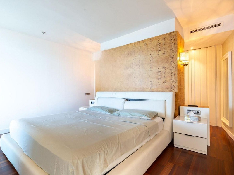 Elegant sea-view apartment in Diagonal Mar, Barcelona. Photo:  22