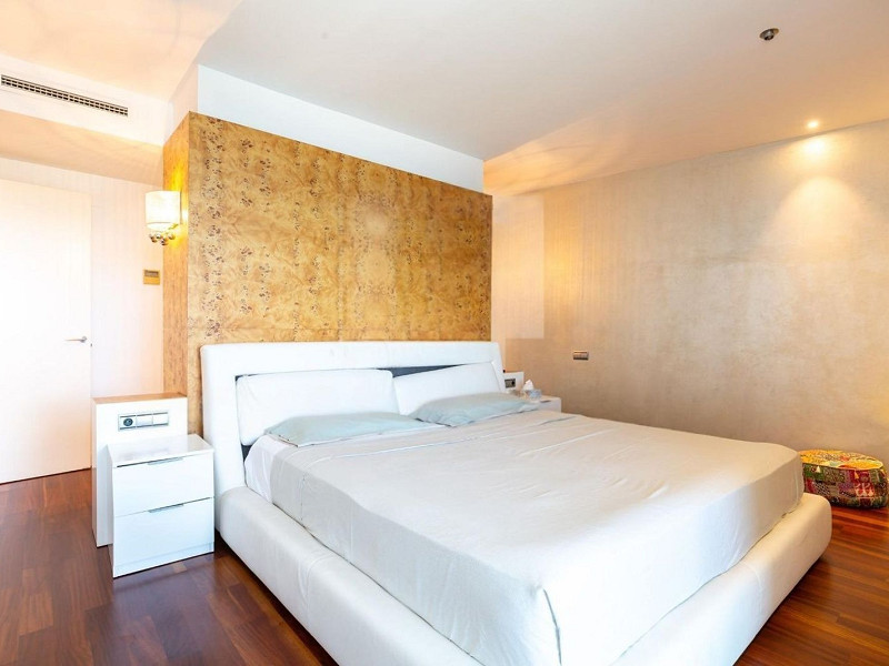 Elegant sea-view apartment in Diagonal Mar, Barcelona. Photo:  23