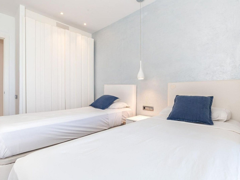 Elegant sea-view apartment in Diagonal Mar, Barcelona. Photo:  31