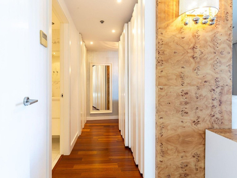 Elegant sea-view apartment in Diagonal Mar, Barcelona. Photo:  33