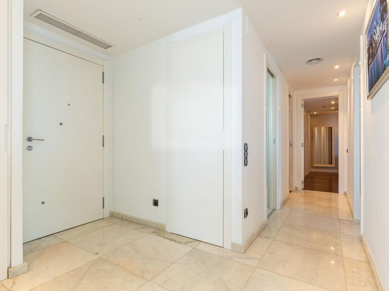 Elegant sea-view apartment in Diagonal Mar, Barcelona. Photo:  34