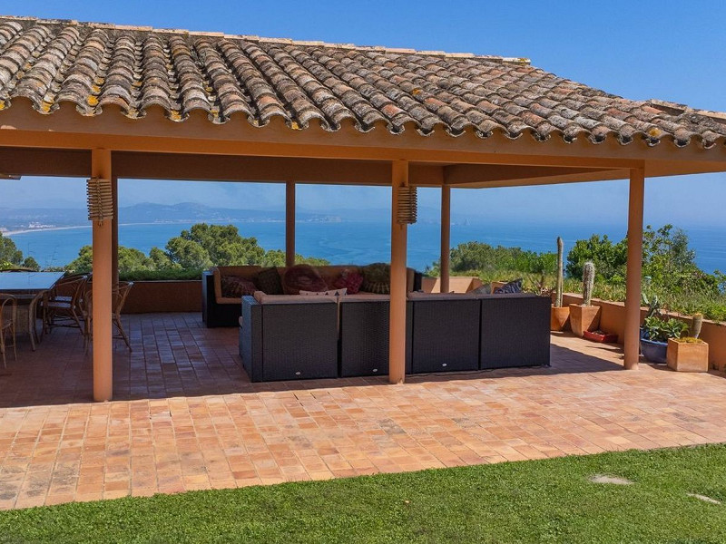 Exclusiva villa de autor en la Costa Brava con vistas al mar. Foto:  2
