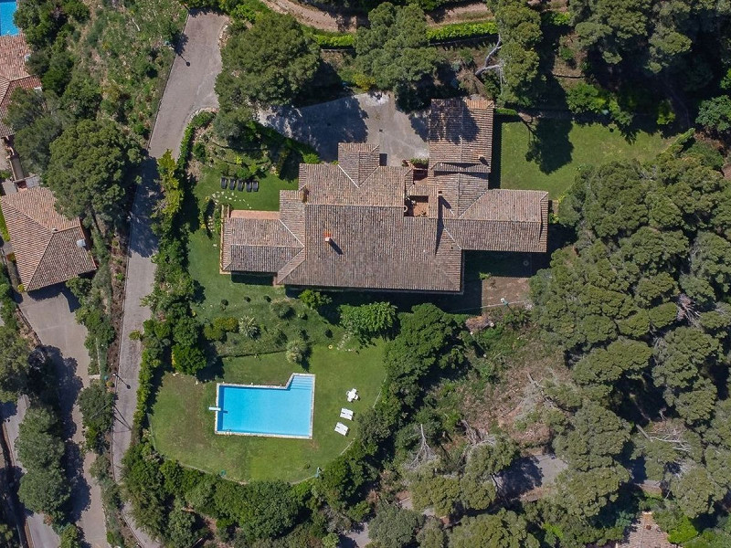 Exclusiva villa de autor en la Costa Brava con vistas al mar. Foto:  9