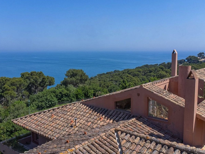 Exclusiva villa de autor en la Costa Brava con vistas al mar. Foto:  10